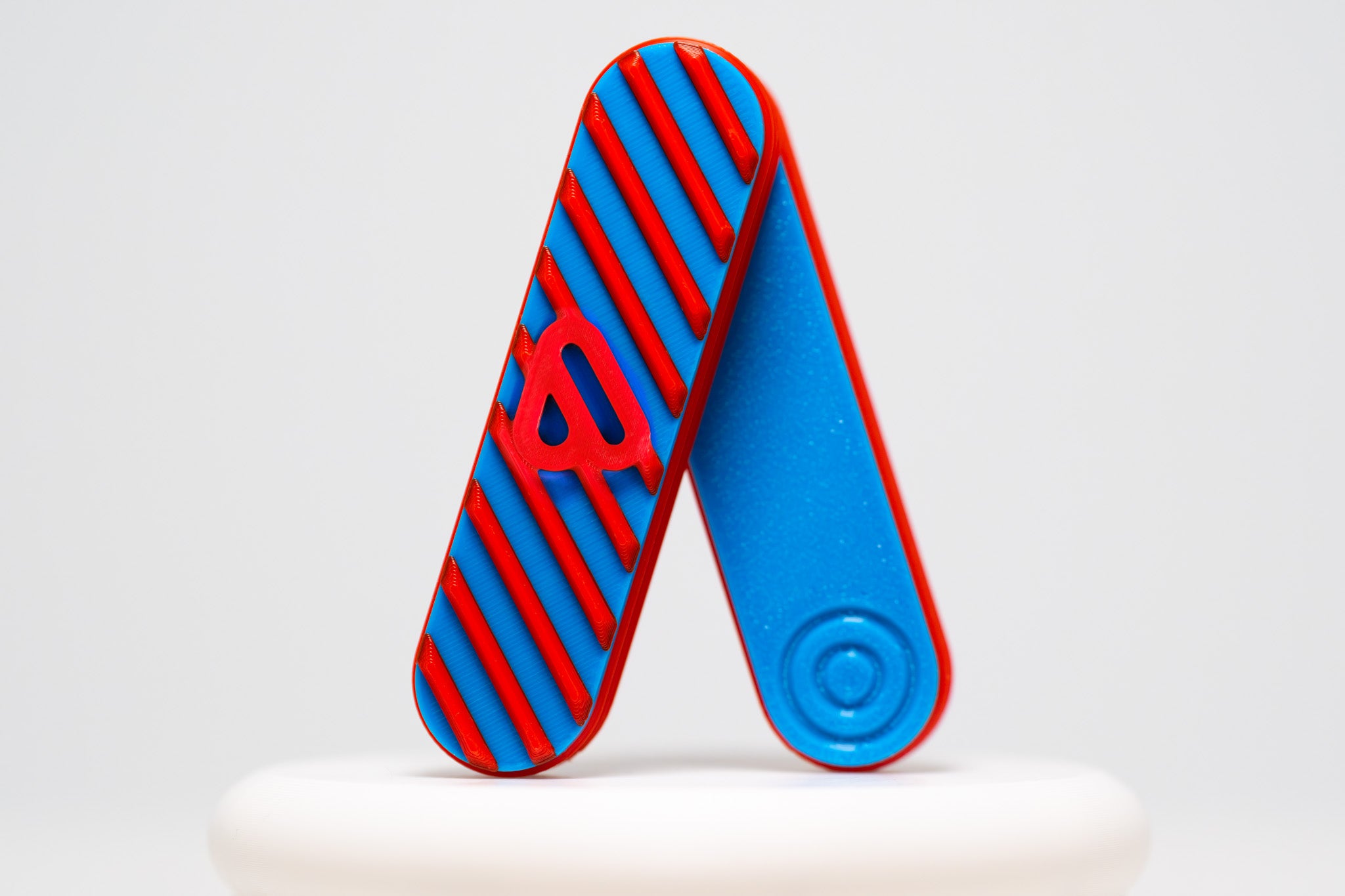 Bidgit (Blue/Red) with Hard Case